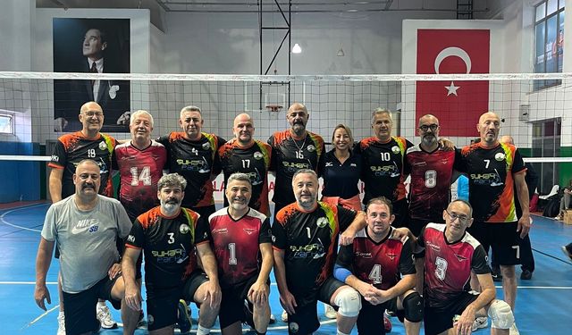 Osmangazi Belediyespor Veteran Voleybol Takımı Muğla’da şampiyon oldu