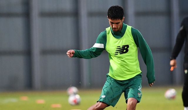 Bursaspor'da Güzide Gebzespor maçı hazırlıkları sürüyor