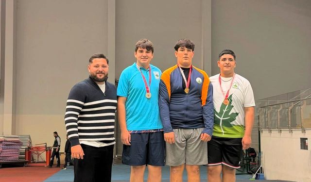 Osmangazi Belediyespor atletleri Bursa’daki yarışmalarda madalyaları topladı