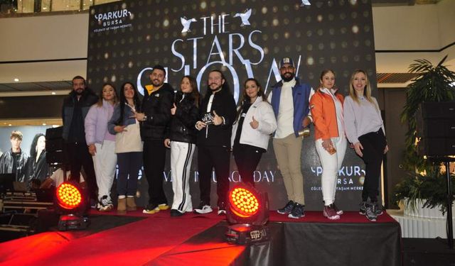 Viane, Bursa’da İlk Kez Gerçekleştirilen Influencer Defilesiyle Büyük İlgi Topladı