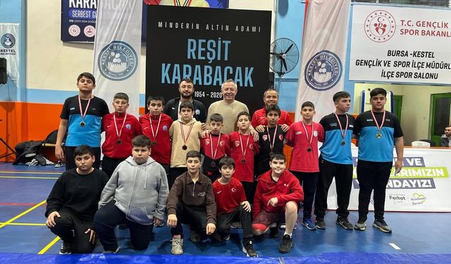 Yıldırım Belediyespor güreşte 14 madalyayla Türkiye sahnesinde