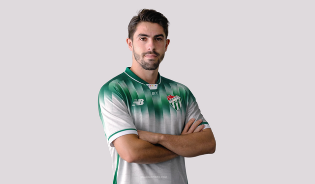 Bursaspor sağ bek Rahmetullah Berişbek’i transfer etti