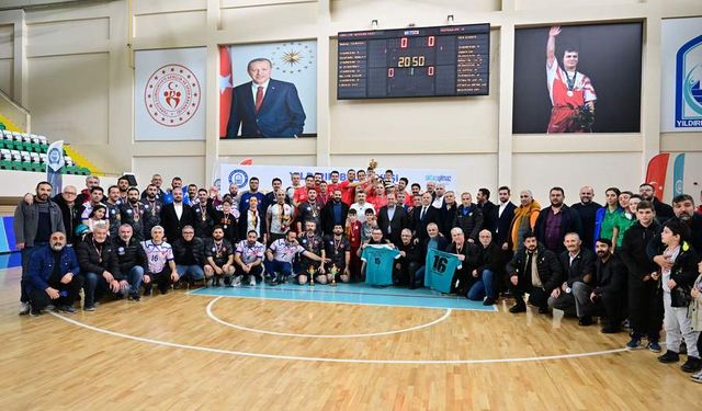 Yıldırım’da voleybol turnuvasında kazanan dostluk oldu