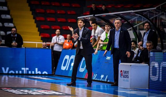 TOFAŞ’ta Murat Yılmaz oyuncularını kutladı