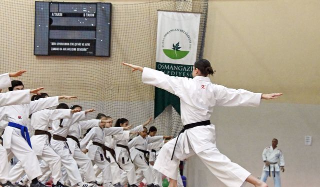Osmangazi’de 300 sporcu karate kuşak sınavını geçti