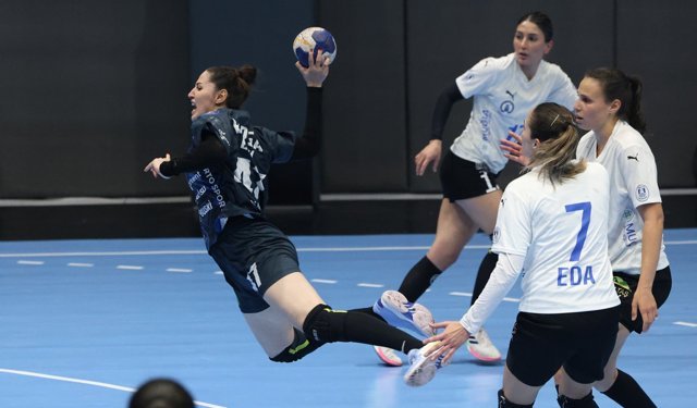 Poyrazın Kızları zirveye demir attı