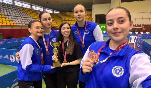 Bursa Büyükşehir Belediyespor Masa Tenisi Takımı Türkiye dördüncüsü oldu