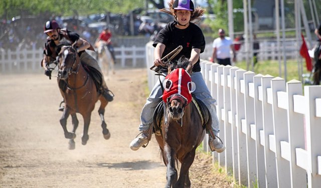 Bursa’nın Fethi’nin 700. Yılı’nda Rahvan Atlar başa koştu