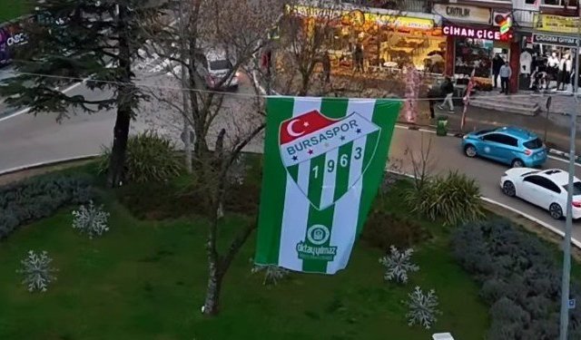 Yıldırım yeşil beyaz bayraklarla donatıldı