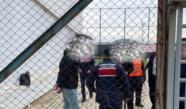 Terör destekçilerine değil, Bursasporlu taraftara ters kelepçe!