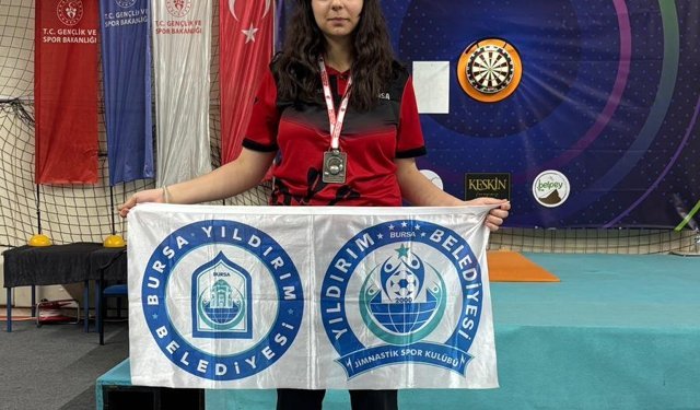 Yıldırım’dan dartta çifte kürsü başarısı