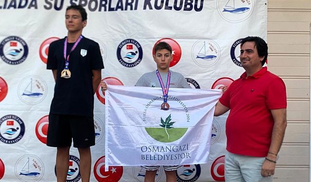Mavi kulvarda Bursa damgası: Osmangazi’nin kulaçları Adalar’ı fethetti!