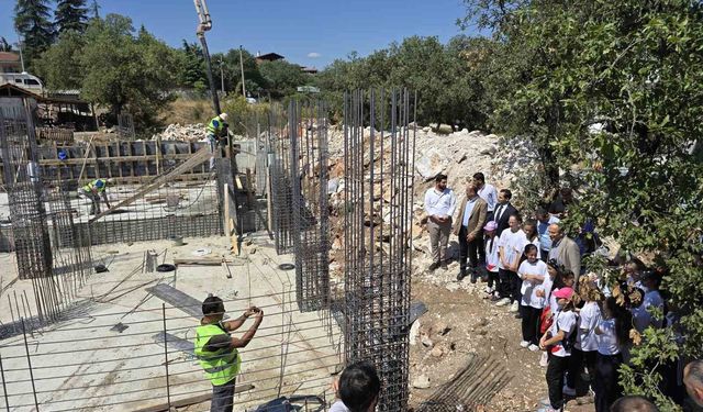 Orhaneli’ye dev spor yatırımı: Yarı olimpik havuz yükseliyor