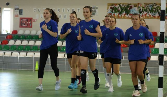 Bursa Büyükşehir Belediyespor Kadın Hentbol Takımı kadroyu kurdu