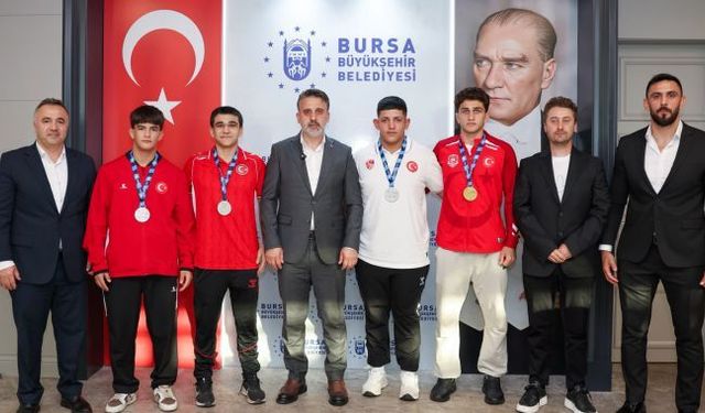 Başkan Vekili Şahin Biba'dan şampiyon güreşçilere tebrik