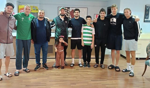Karacabeyli taraftardan Iheanacho'ya karpuz jesti