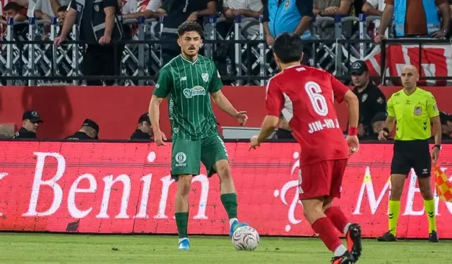Bursasporlu Emirhan: "Sezon sonu Süper Lig'e çıkacağımıza eminim"