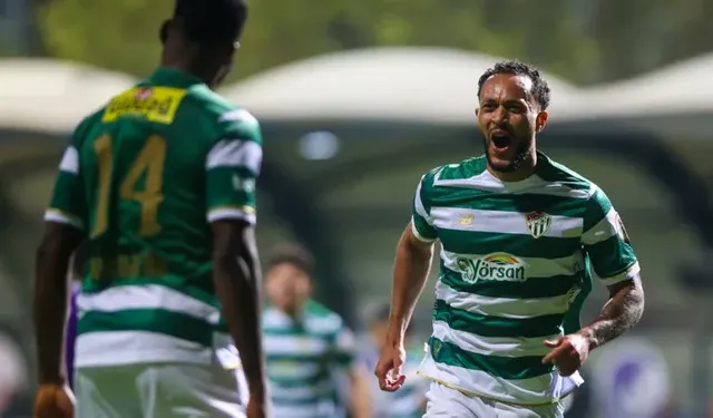 Bursaspor'da ilk golünü atan Lewis Baker'dan kadro övgüsü