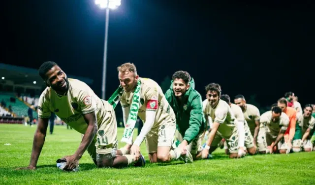 Bursaspor Atatürk Stadyumu'nda Pendikspor karşısında