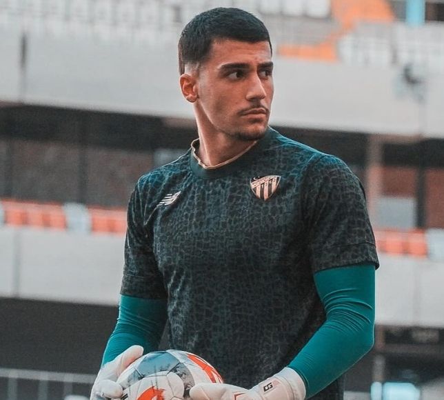 Bursaspor'da genç kaleci ile profesyonel imza