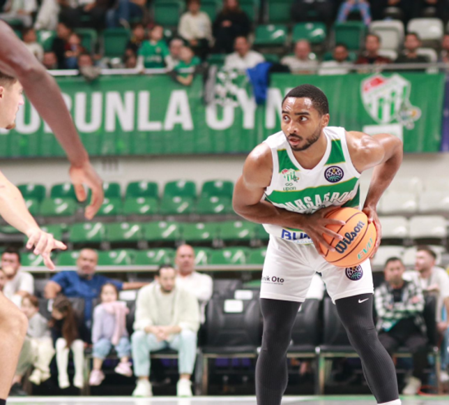 Bursaspor Basketbol evinde Cholet Basket’e mağlup oldu