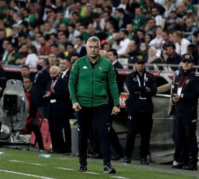 Bursaspor’da yeni teknik direktör için 3 aday