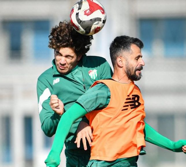 Bursaspor antrenmanda tempoyu arttırdı