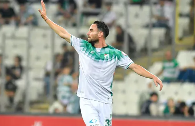 Bursaspor’da yaprak dökümü: Musa Çağıran’a veda!