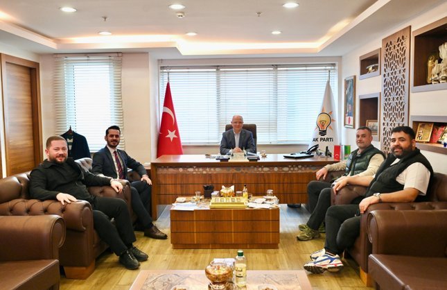 Bursaspor tribün liderlerinden AK Parti İl Başkanlığına ziyaret