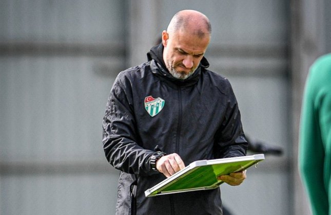 Bursaspor taktik çalışmalarıyla günü tamamladı
