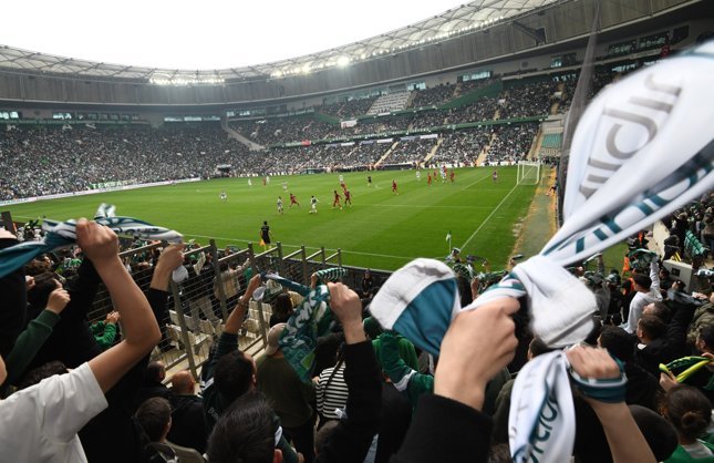 Yine merdiven boşluğu yine ceza!