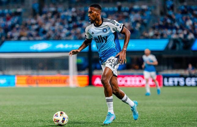 Bursaspor'da sol kanata Iuri Tavares hamlesi