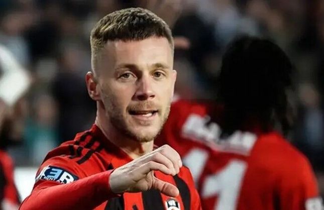 Bursaspor'da Alexandru Maxim bombası ve 4 golcülü liste!