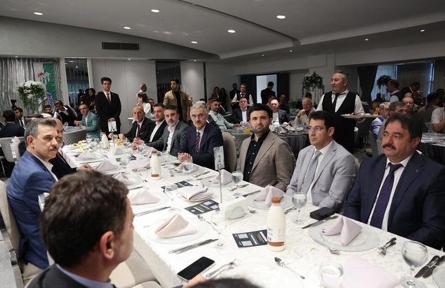 "Bursaspor’un yanında olmaya devam edeceğiz"