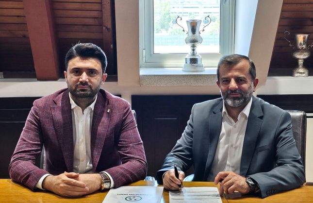 Mustafa Işık ve Şükrü Deviren Bursaspor Vakfı’na üye oldu
