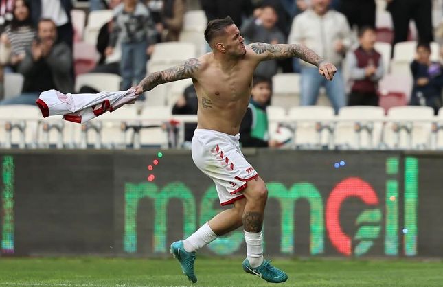 Bursaspor’da forvete dünya markası
