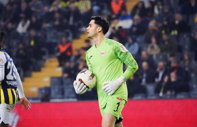 Bursaspor kaleci Ahmet Said Kıvanç'ı renklerine bağladı