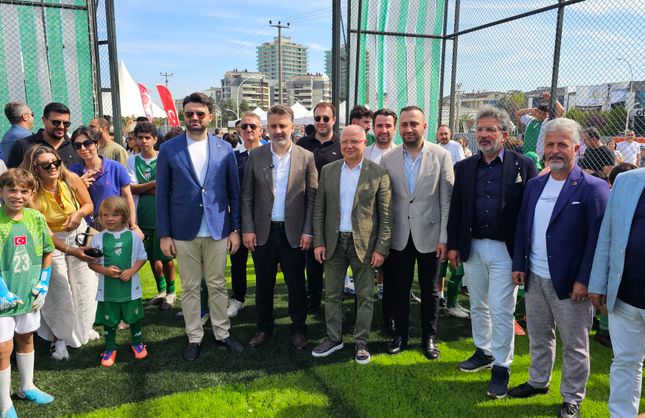 Bursaspor Özlüce Tesisleri’nin yeni sahaları törenle açıldı