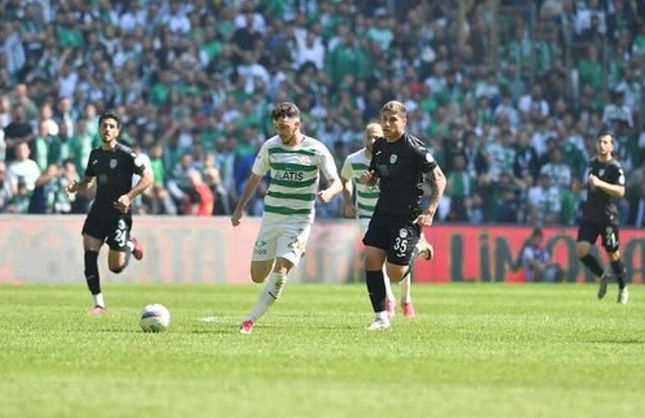 Bursaspor Muhammet Zeki Dursun'un sözleşmesini uzattı, Boluspor'a kiraladı