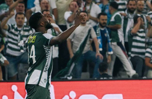 Bursaspor evinde şov yaptı: İstanbulspor'u 4 golle devirdi
