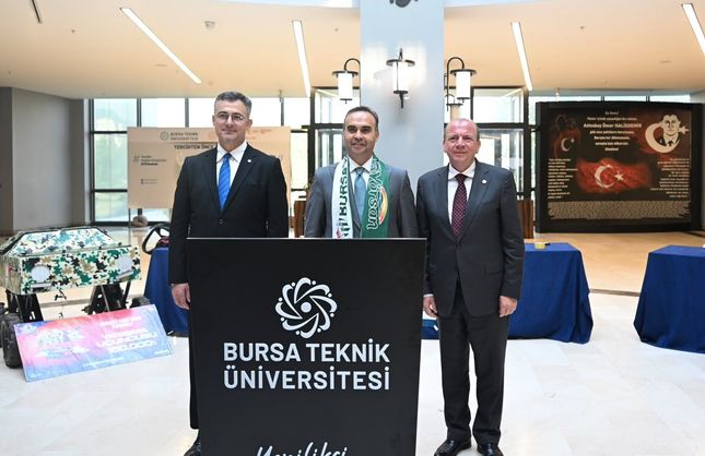 BTSO Başkanı Özer Matlı'dan Bakan Kacır'a Bursaspor atkısı