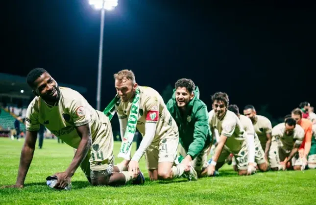 Bursaspor Atatürk Stadyumu'nda Pendikspor karşısında