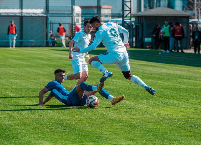 Bursa Yıldırım ile Bursa Nilüfer FK 2-2 berabere kaldı