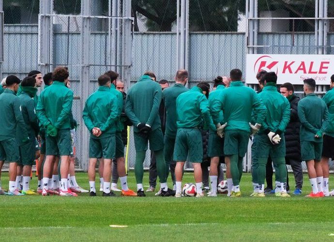 Bursaspor Cumartesi günü sahaya iniyor