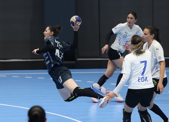 Poyrazın Kızları zirveye demir attı