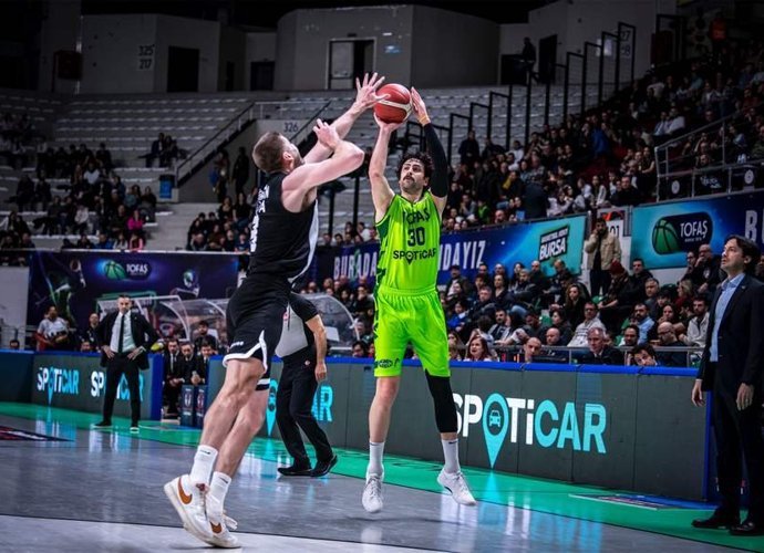 TOFAŞ sahasında Beşiktaş GAİN'i ağırlıyor