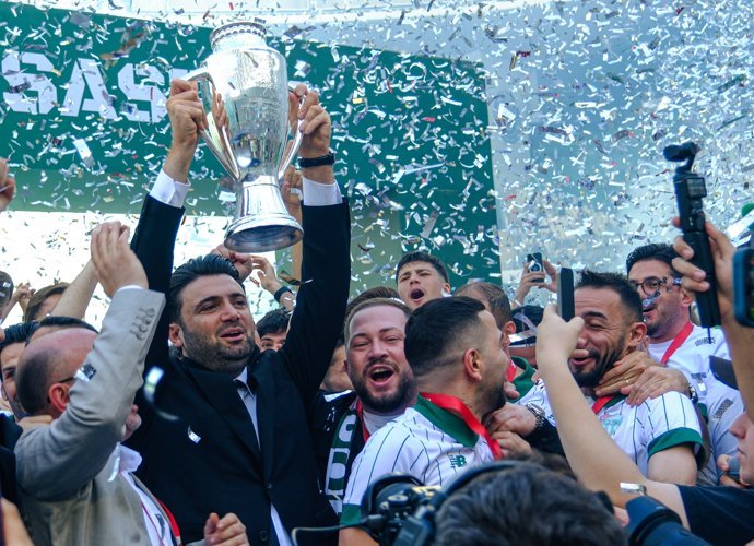 Şampiyon Bursaspor kupasına kavuştu: Matlı Stadyumu’nda büyük coşku!