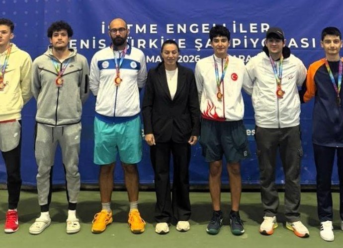 Osmangazi tenis takımı Türkiye’de zirvede
