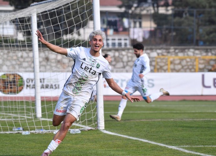 Kafkasspor’un şampiyonluk üçlüsü: Yusuf, Mert ve Tümer