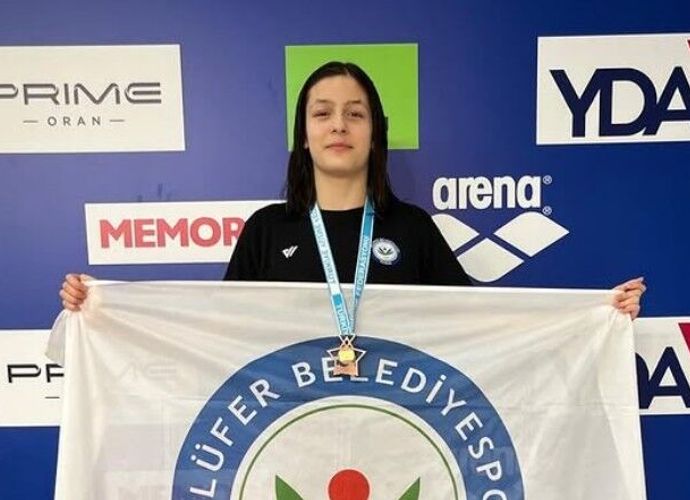 Nilüfer Belediyesporlu yüzücülerden Türkiye dereceleri